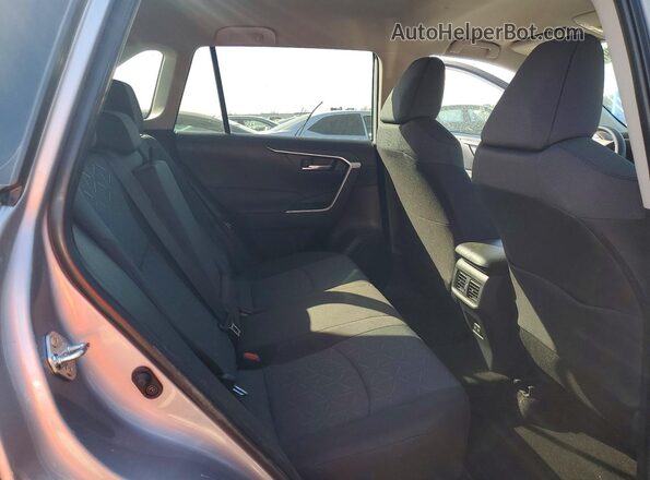 2T3W1RFV6SW431116 2025 TOYOTA RAV4 Silver Widok wnętrza z tyłu