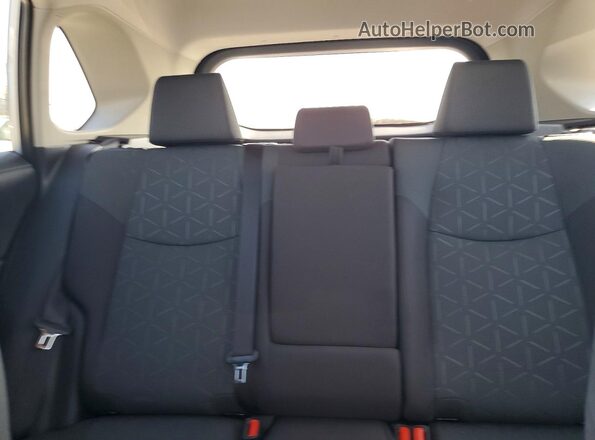 2T3W1RFV6SW431116 2025 TOYOTA RAV4 Silver Widok tylnych siedzeń
