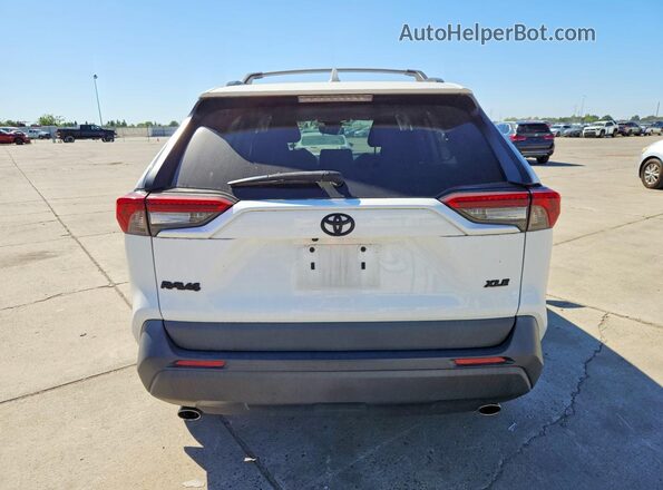 2T3W1RFV7KC008112 2019 TOYOTA RAV4 White Rear view