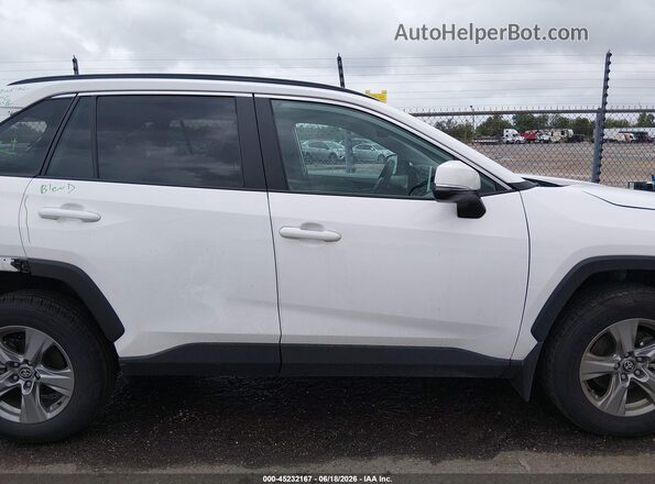 2T3W1RFV8RW325003 2024 TOYOTA RAV4 White უკანა სალონის ხედი