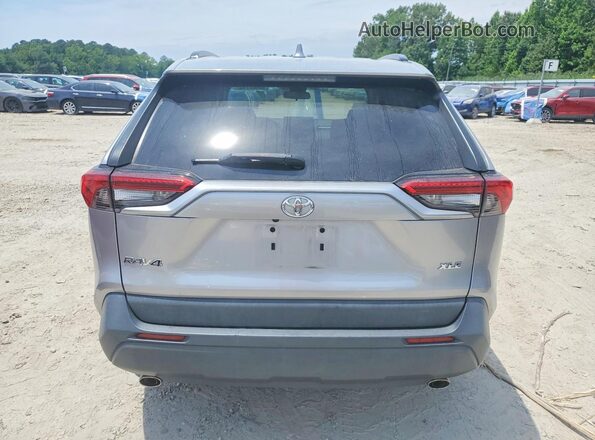 2T3W1RFV9MC101958 2021 TOYOTA RAV4 Silver უკანა ხედი