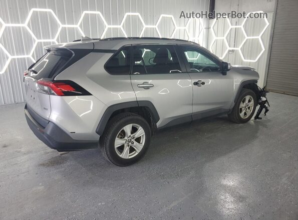 2T3W1RFV9MC145829 2021 TOYOTA RAV4 Silver 