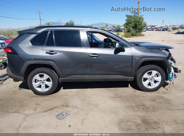 2T3W1RFVXMW137785 2021 TOYOTA RAV4 Gray Вид задньої частини салону