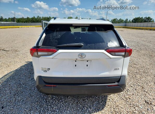 2T3W1RFVXPW279249 2023 TOYOTA RAV4 White Widok z tyłu