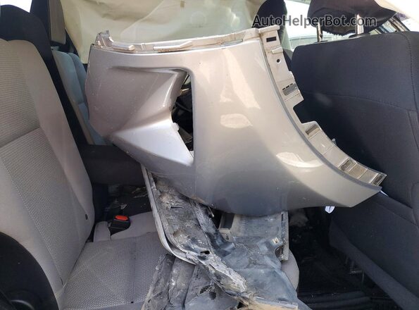 2T3WFREV0GW287136 2016 TOYOTA RAV4 Silver Вид задньої частини салону