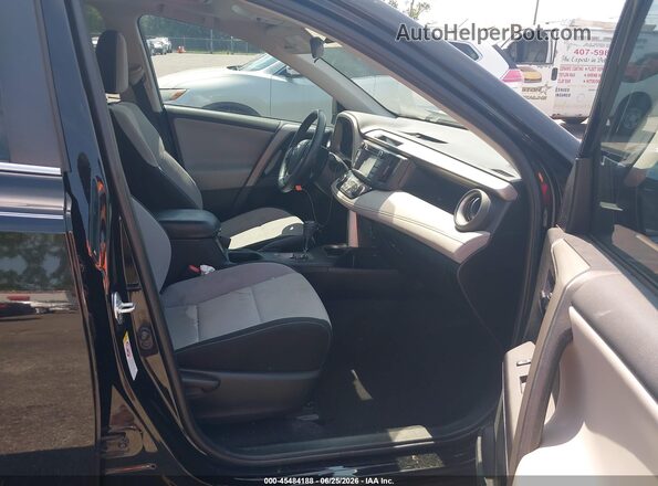 2T3WFREV0HW382037 2017 TOYOTA RAV4 Черный Вид салона спереди