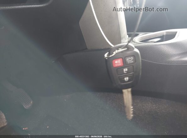 2T3WFREV2GW271813 2016 TOYOTA RAV4 Silver Вид панелі приладів