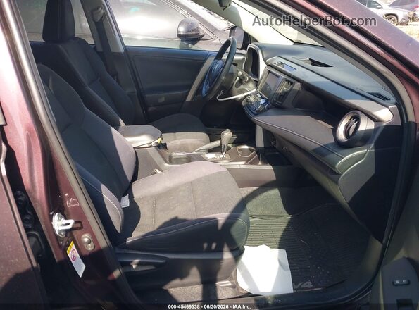 2T3WFREV2HW320123 2017 TOYOTA RAV4 Фиолетовый Вид салона спереди