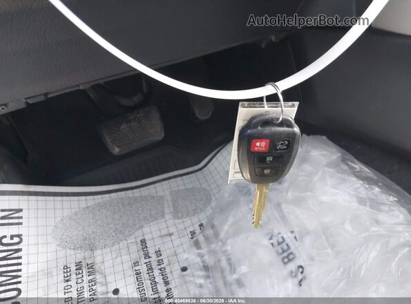 2T3WFREV2HW320123 2017 TOYOTA RAV4 Фиолетовый Вид панели приборов
