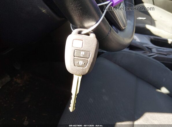 2T3WFREV3HW355186 2017 TOYOTA RAV4 Gray Vista del salpicadero