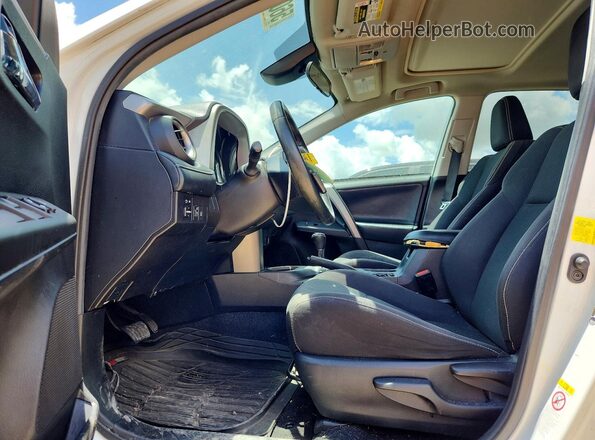 2T3WFREV3JW422925 2018 TOYOTA RAV4 White Front interior view