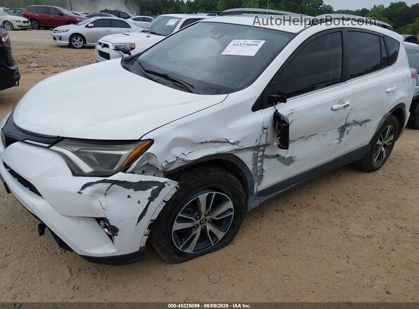 2T3WFREV5HW392157 2017 TOYOTA RAV4 White Widok z przodu