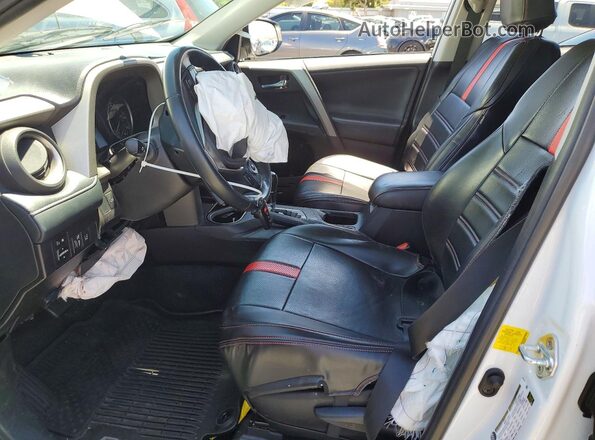2T3WFREV5JW493205 2018 TOYOTA RAV4 White 
