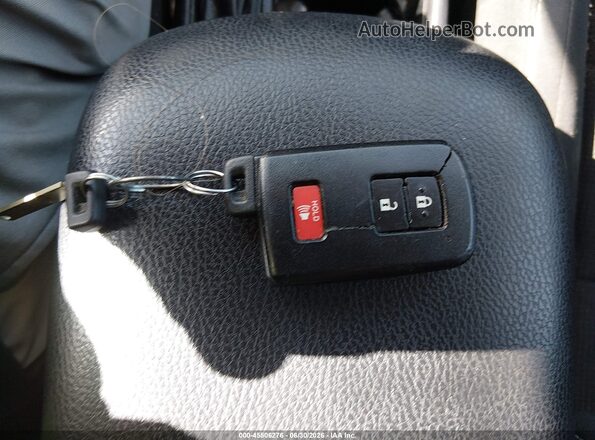 2T3WFREV6JW471701 2018 TOYOTA RAV4 White Vista del salpicadero