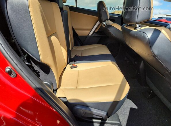 2T3YFREV1HW333096 2017 TOYOTA RAV4 Red Հետևի նստատեղերի տեսք