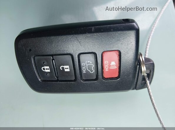 2T3YFREV3HW316638 2017 TOYOTA RAV4 White Vista del salpicadero