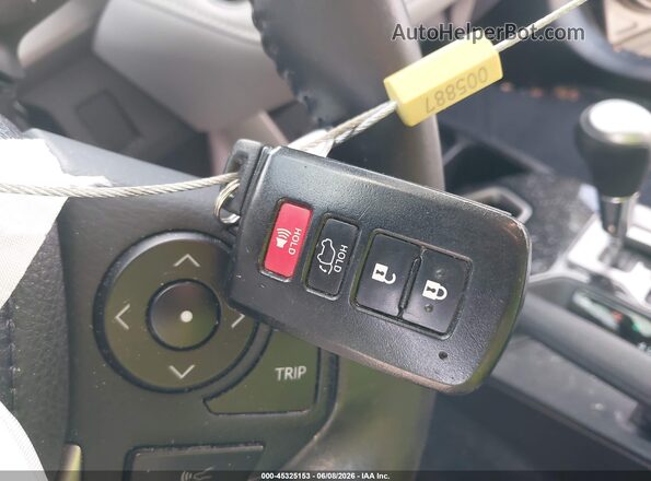 2T3YFREV8JW444394 2018 TOYOTA RAV4 Gray Առջևի վահանակի տեսք