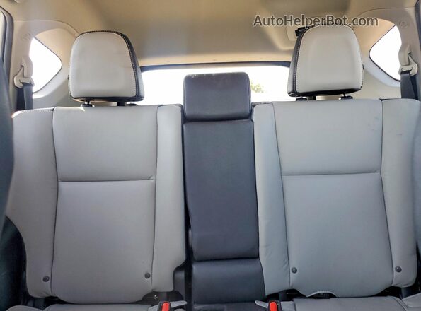 2T3YFREV8JW516338 2018 TOYOTA RAV4 White 