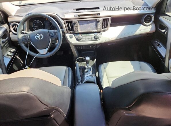 2T3YFREVXHW392518 2017 TOYOTA RAV4 Silver Vista del salpicadero
