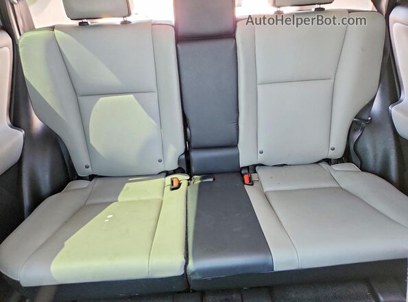 2T3YFREVXHW392518 2017 TOYOTA RAV4 Silver Vista de los asientos traseros