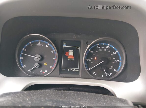 2T3ZFREV0HW363694 2017 TOYOTA RAV4 White Vista de los asientos traseros