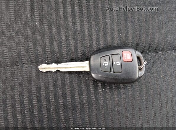 2T3ZFREV0HW363694 2017 TOYOTA RAV4 White Vista del salpicadero