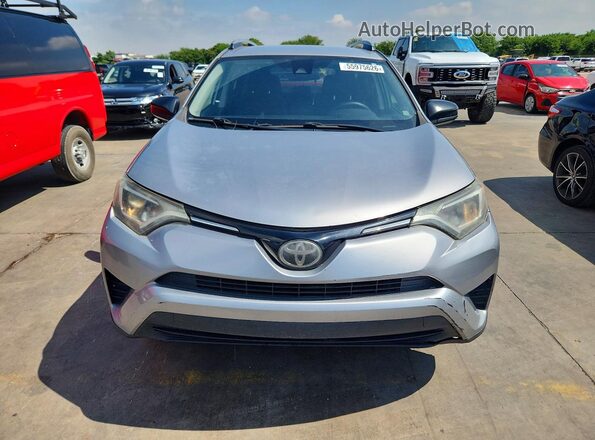 2T3ZFREV1HW368676 2017 TOYOTA RAV4 Silver Widok z przodu