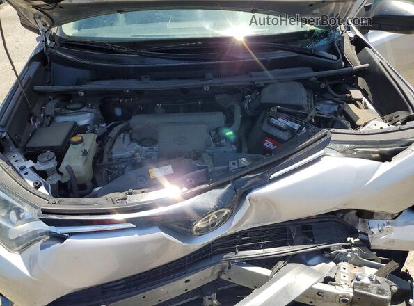 2T3ZFREV6JW469217 2018 TOYOTA RAV4 Silver ძრავის განყოფილების ხედი