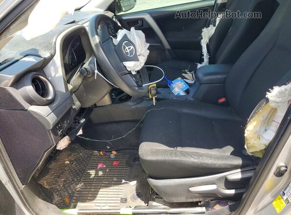 2T3ZFREV6JW469217 2018 TOYOTA RAV4 Silver წინა სალონის ხედი