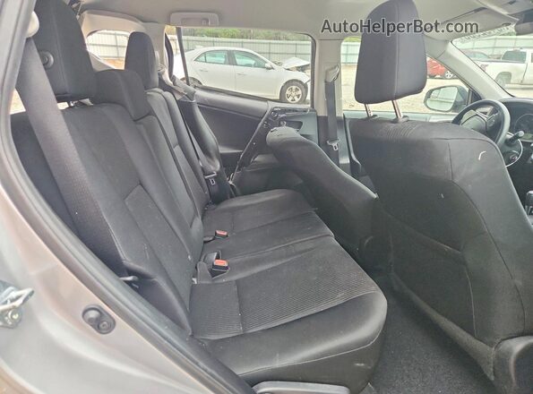 2T3ZFREV7GW257371 2016 TOYOTA RAV4 Silver Widok tylnych siedzeń