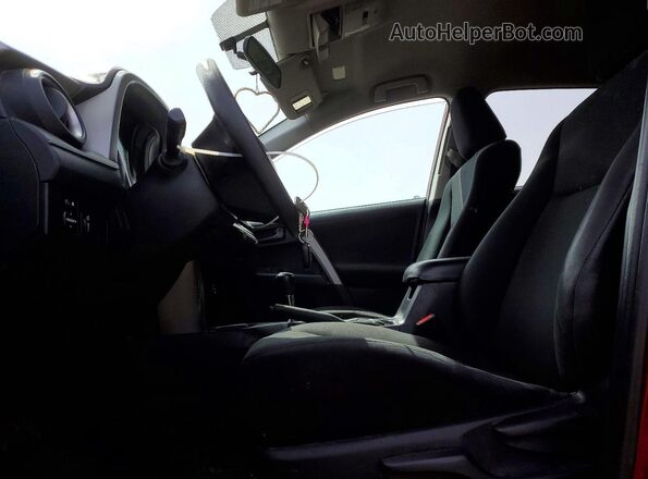 2T3ZFREV8GW254530 2016 TOYOTA RAV4 Красный Вид салона спереди
