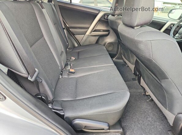 2T3ZFREVXHW405403 2017 TOYOTA RAV4 Silver Vista de los asientos traseros