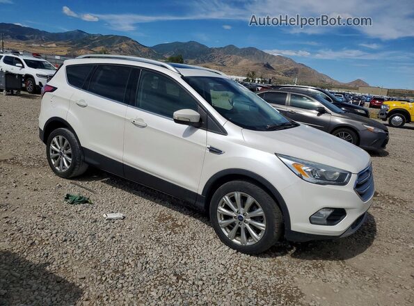 1FMCU9J97HUE04173 2017 FORD ESCAPE Белый Вид спереди