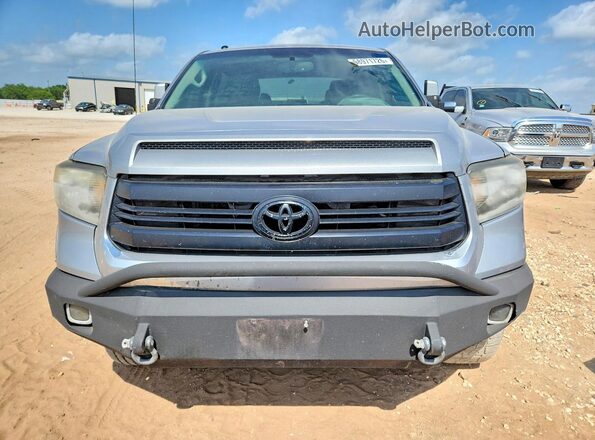 5TFEM5F16GX096760 2016 TOYOTA TUNDRA Silver Вид ззаду