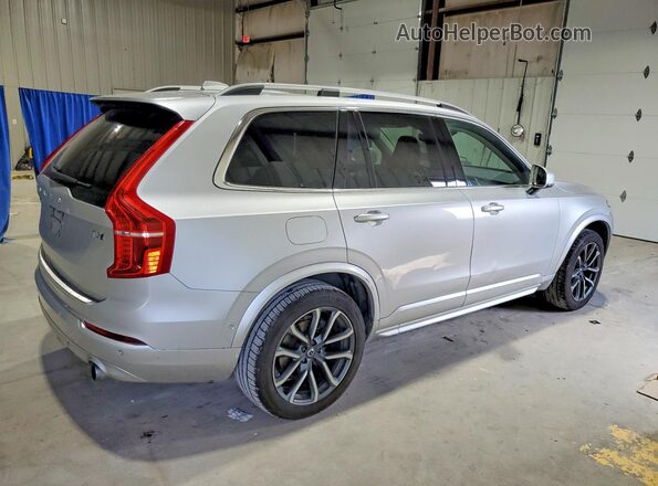 YV4102PK7J1351052 2018 VOLVO XC90 Серебряный Передняя правая четверть