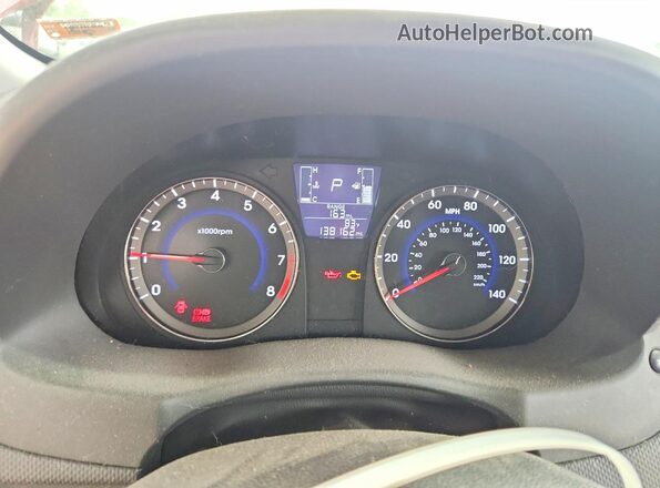 KMHCT5AE8GU262925 2016 HYUNDAI ACCENT Red Widok tylnych siedzeń