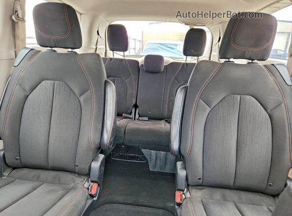 2C4RC1DG9JR130152 2018 CHRYSLER PACIFICA Темно-бордовый Вид задней части салона