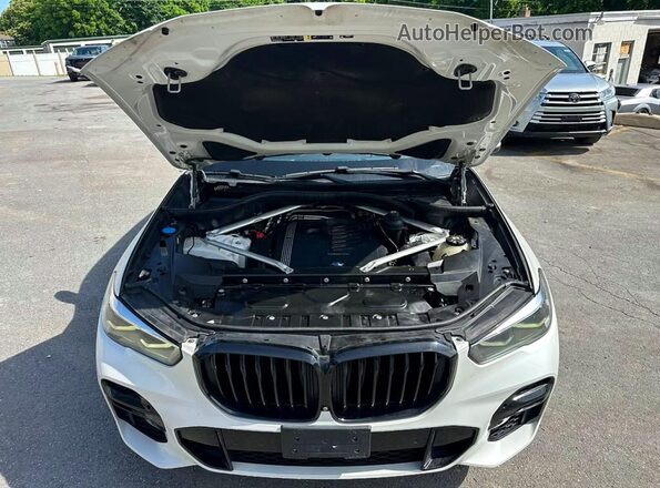 5UXCR4C03N9K04928 2022 BMW X5 Белый Вид салона спереди
