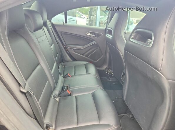 WDDSJ4GBXJN585040 2018 MERCEDES-BENZ CLA-CLASS Черный Вид задней части салона