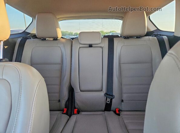 1FMCU9J95KUA82155 2019 FORD ESCAPE Silver Widok wnętrza z tyłu