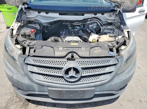 WD3PG2EA1H3228696 2017 MERCEDES-BENZ METRIS White Vista del compartimento del motor
