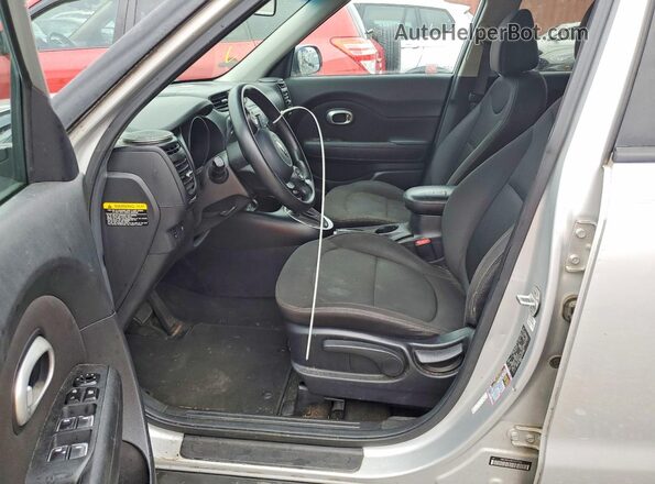 KNDJN2A23H7437706 2017 KIA SOUL Gray წინა პანელის ხედი