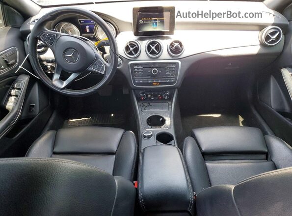WDCTG4GB8HJ335921 2017 MERCEDES-BENZ GLA-CLASS Black Սարքավորումների վահանակի տեսք