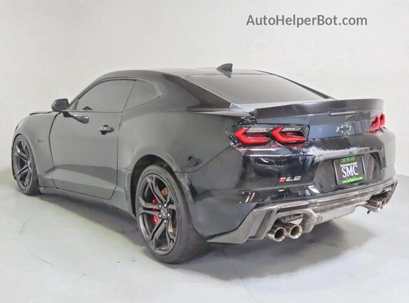 1G1FE1R74M0112848 2021 CHEVROLET CAMARO Black Вид спереду