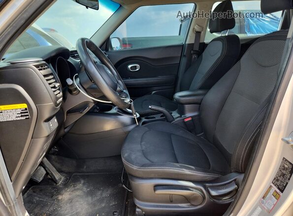 KNDJP3A5XK7648743 2019 KIA SOUL Silver 