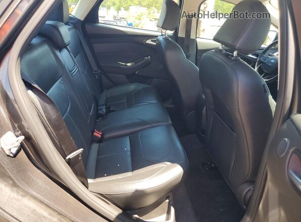 1FADP3J20GL215357 2016 FORD FOCUS Charcoal Вид задньої частини салону