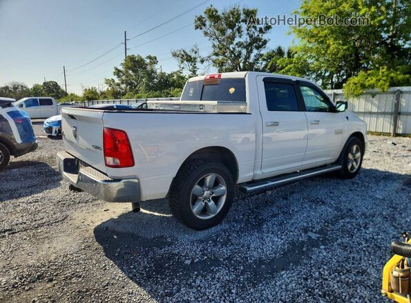 3C6RR7LG7JG230377 2018 RAM 1500 White Front right