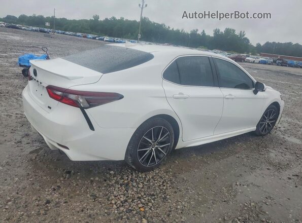4T1G11AK8MU555239 2021 TOYOTA CAMRY White Przód prawy