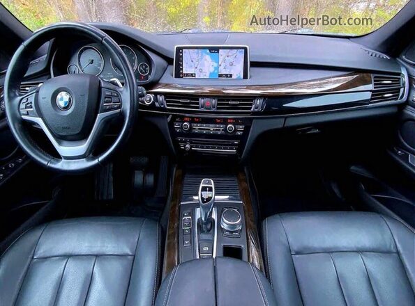 5UXKR0C52J0Y02782 2018 BMW X5 White 