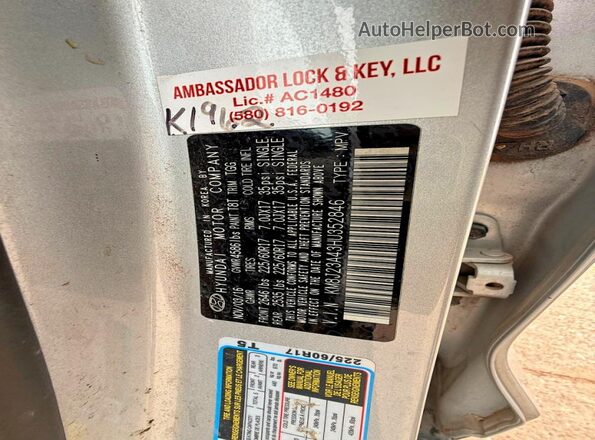 KM8J23A43HU352846 2017 HYUNDAI TUCSON Серебряный Вид задней части салона